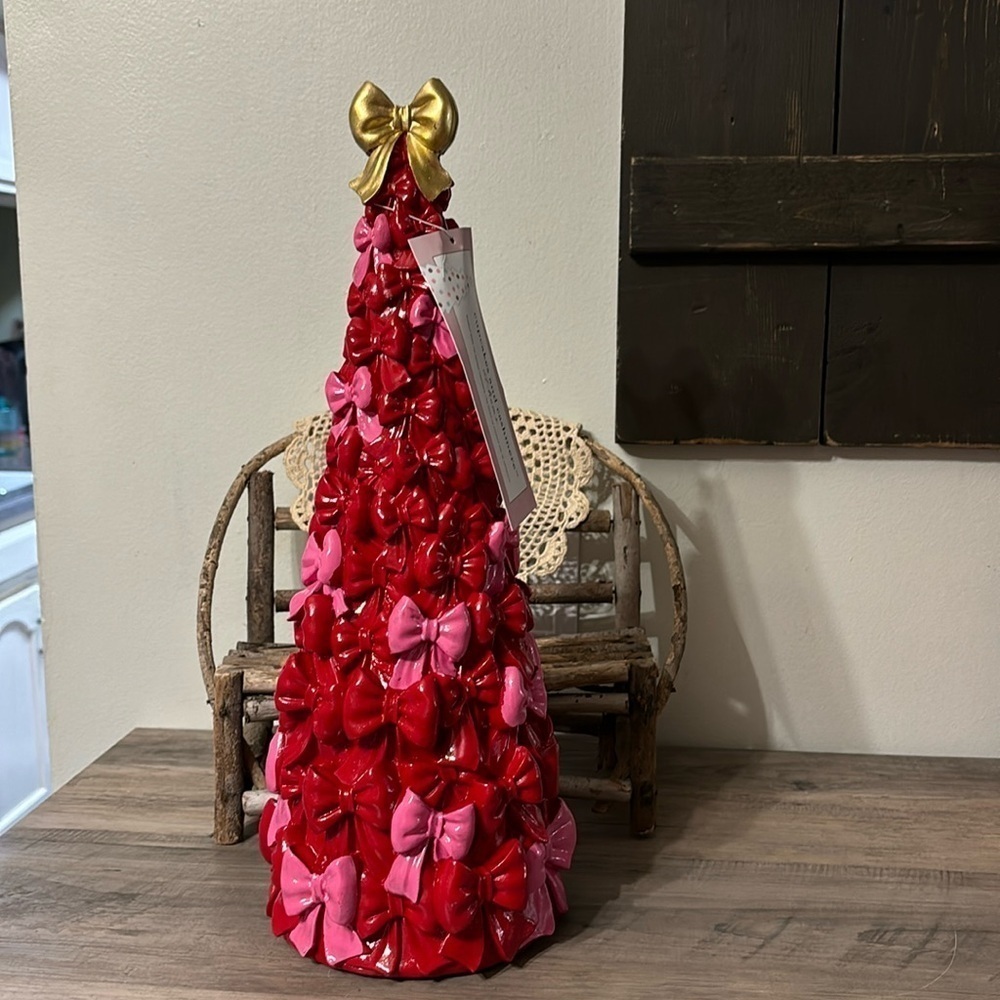 NWT Cupcakes and Cashmere Red Pink Bow Resin Christmas Tree